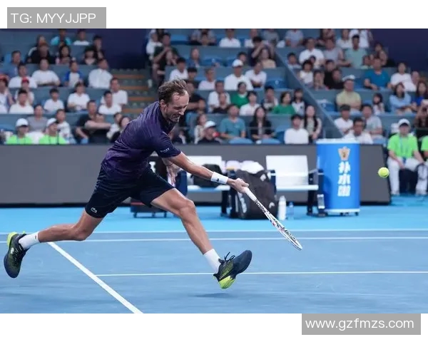 杭州网球队防守策略解析:深度剖析网球比赛中的战术运用与技巧 杭州网球队防守策略解析:深度剖析网球比赛中的战术运用与技巧